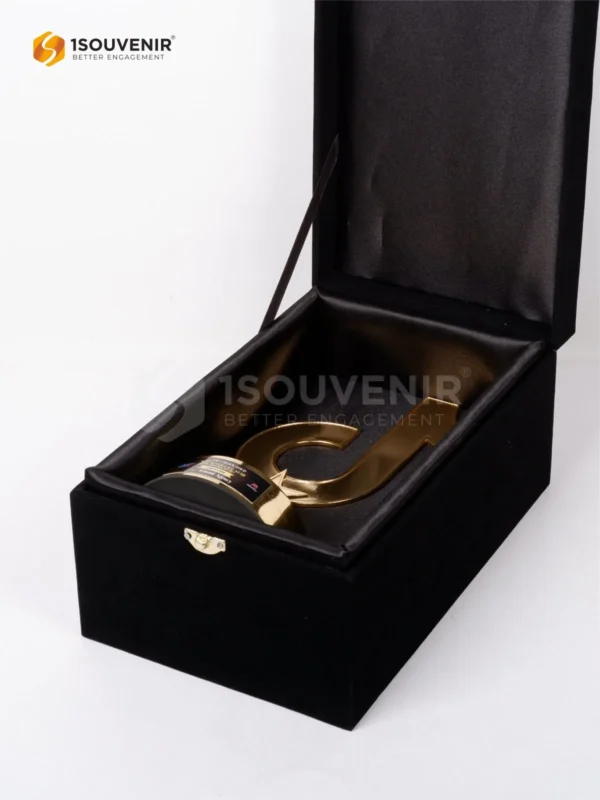 DETAIL2-PP351 Piala Penghargaan Top 1 Track Gold.