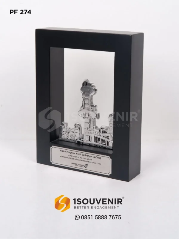 PF274 Plakat Frame Donggi Senoro