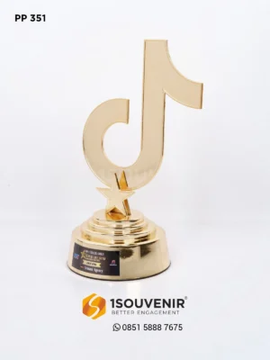 Piala Penghargaan Top 1 Track Gold,...