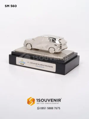 Miniatur Mobil Toyota Innova Zenix ...