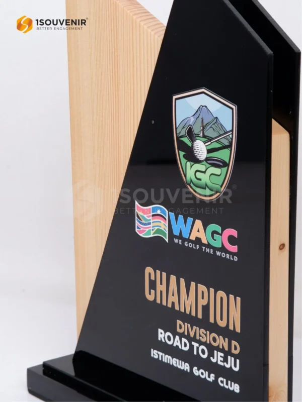 DETAIL-PAK313 Plakat Kayu Akrilik IGC Champion