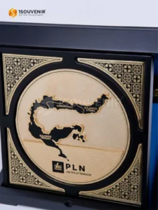 DETAIL-PK602 Plakat Kayu PLN UID Suluttenggo