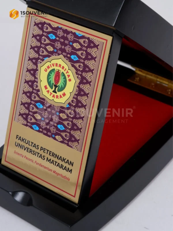 DETAIL-PK603 Plakat Kayu Kecil Fakultas Peternakan UnramRAFT | 1Souvenir® Indonesia