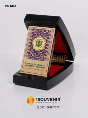 Plakat Kayu Kenang-kenangan Fakulta…