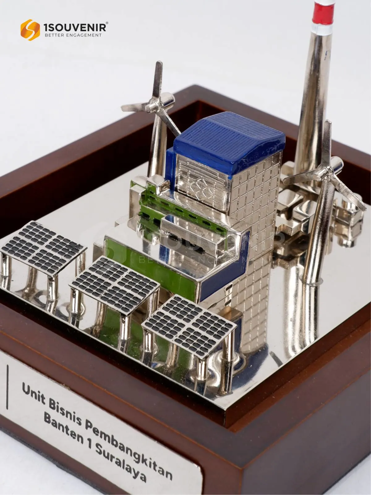 Miniatur Unit Bisnis Pembangkit Banten 1 Suralaya Kenang-kenangan dari PLN Indonesia Power DETAIL-SM583 Miniatur Unit Bisnis Pembangkit