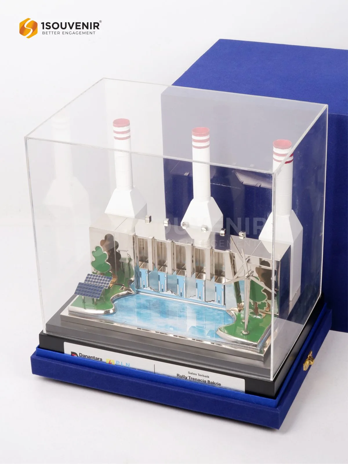 Miniatur Pembangkit Listrik Penghargaan Vendor Gathering 2025 dari Pertamina PHE ONWJ DETAIL2-SM577 Miniatur Vendor Gathering 2025