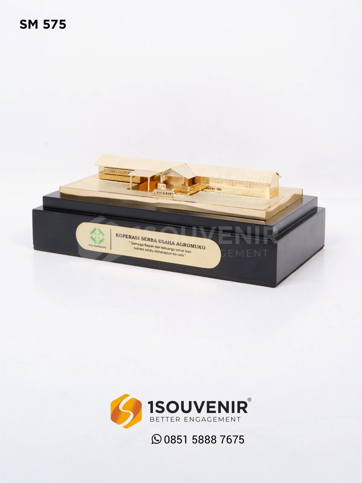 Miniatur Gudang Pusat Kenang-kenangan dari Koperasi Serba Usaha Agromuko SM575 Miniatur Gudang Pusat Koperasi