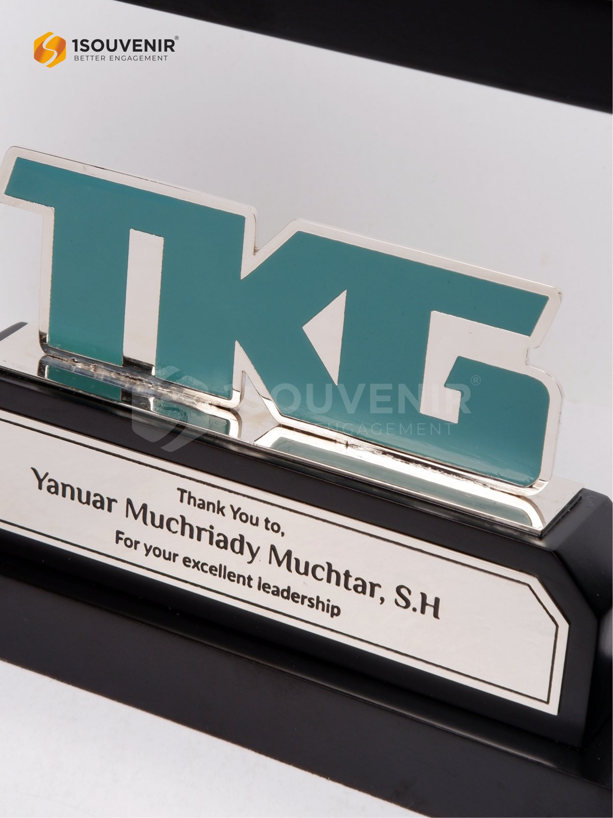 DETAIL-PF287 Plakat Frame Kayu Apresiasi Kepemimpinan