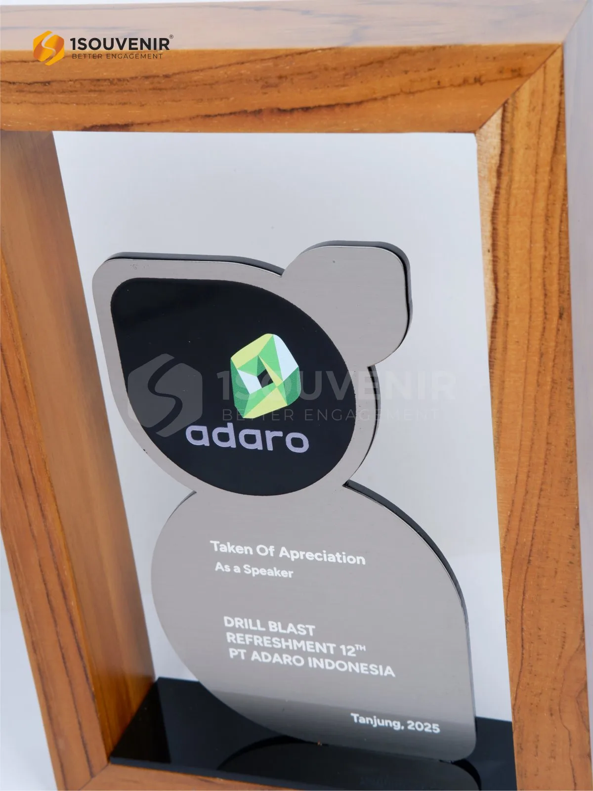 DETAIL-PF289 Plakat Frame Kayu Drill Blast Refreshment