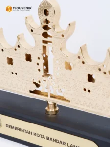 1Souvenir Indonesia DETAIL-PL342 Plakat Logam Mahkota Siger