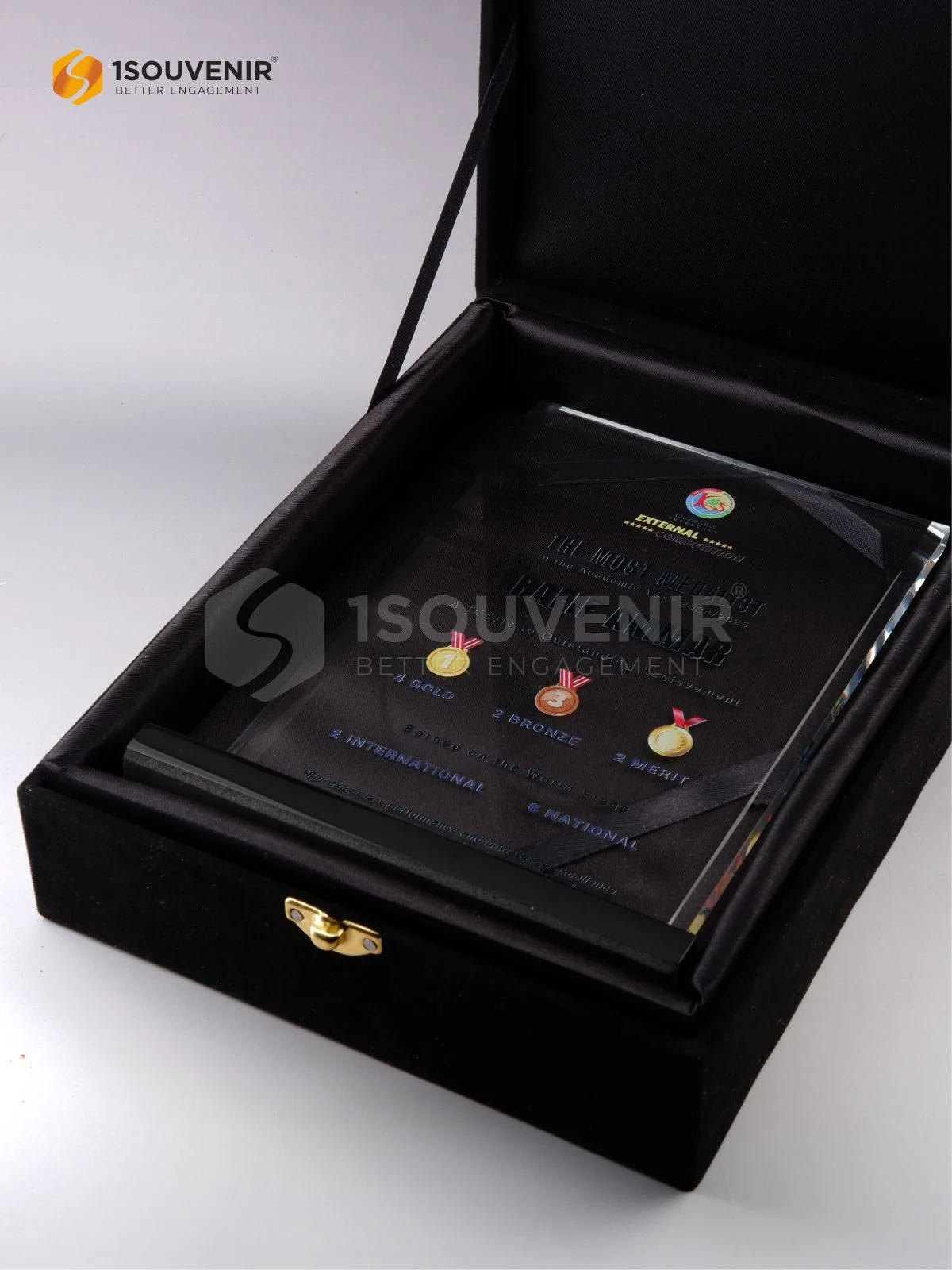 Plakat Akrilik The Most Medalist in The Academic Year sebagai Penghargaan dari Khalifa IMS DETAIL2-PA723 Plakat Akrilik The Most Medalist