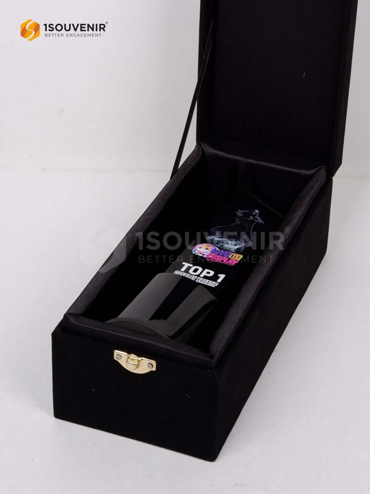 Plakat Resin Penghargaan Top 1 Cosplay Kreatif dalam Event Rivo The Cosplay DETAIL2-PR331 Plakat Resin Cosplay Kreatif