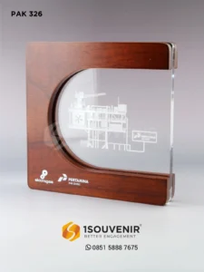 PAK326 Plakat Kayu Akrilik Rig Onshore SKK