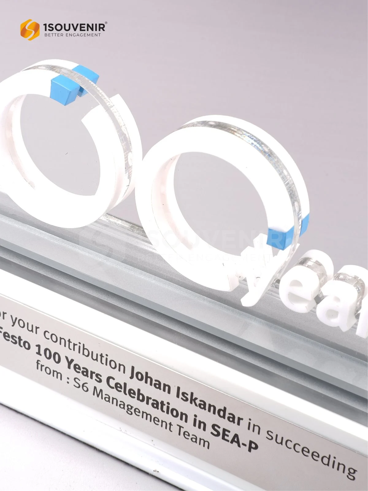 DETAIL-PA738 Plakat Akrilik Festo 100 Years