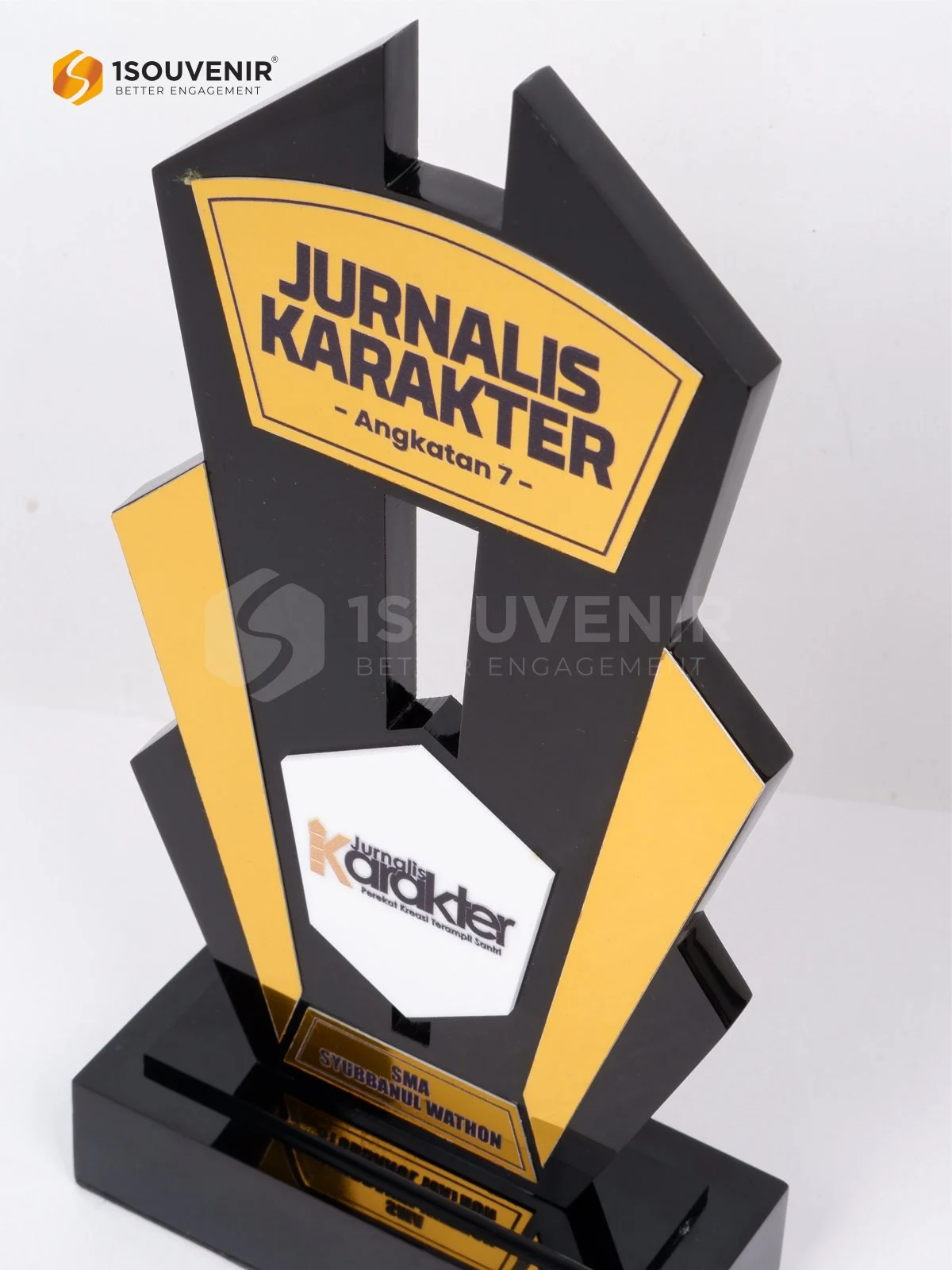 Plakat Akrilik Apresiasi Jurnalis Karakter SMA Syubbanul Wathon DETAIL-PA755 Plakat Akrilik SMA Syubbanul Wathon