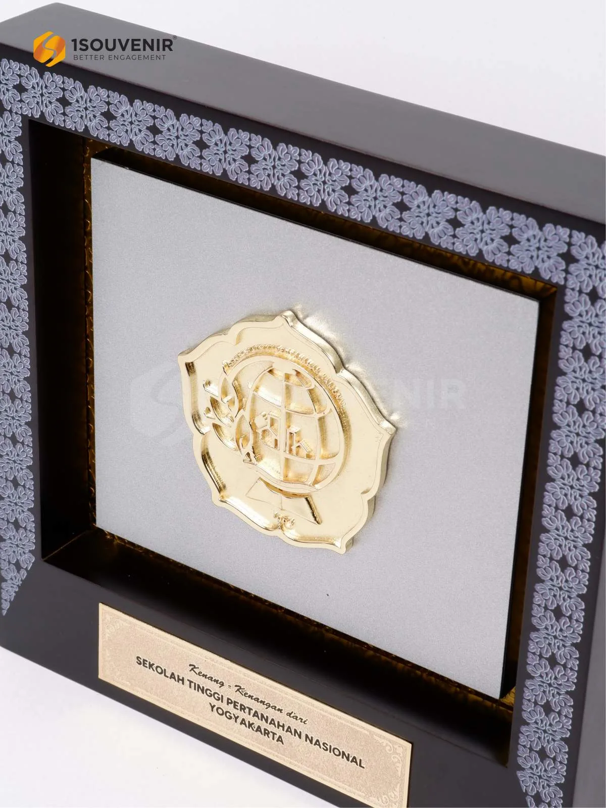DETAIL-PF296 Plakat Frame Kayu STPN Yogyakarta