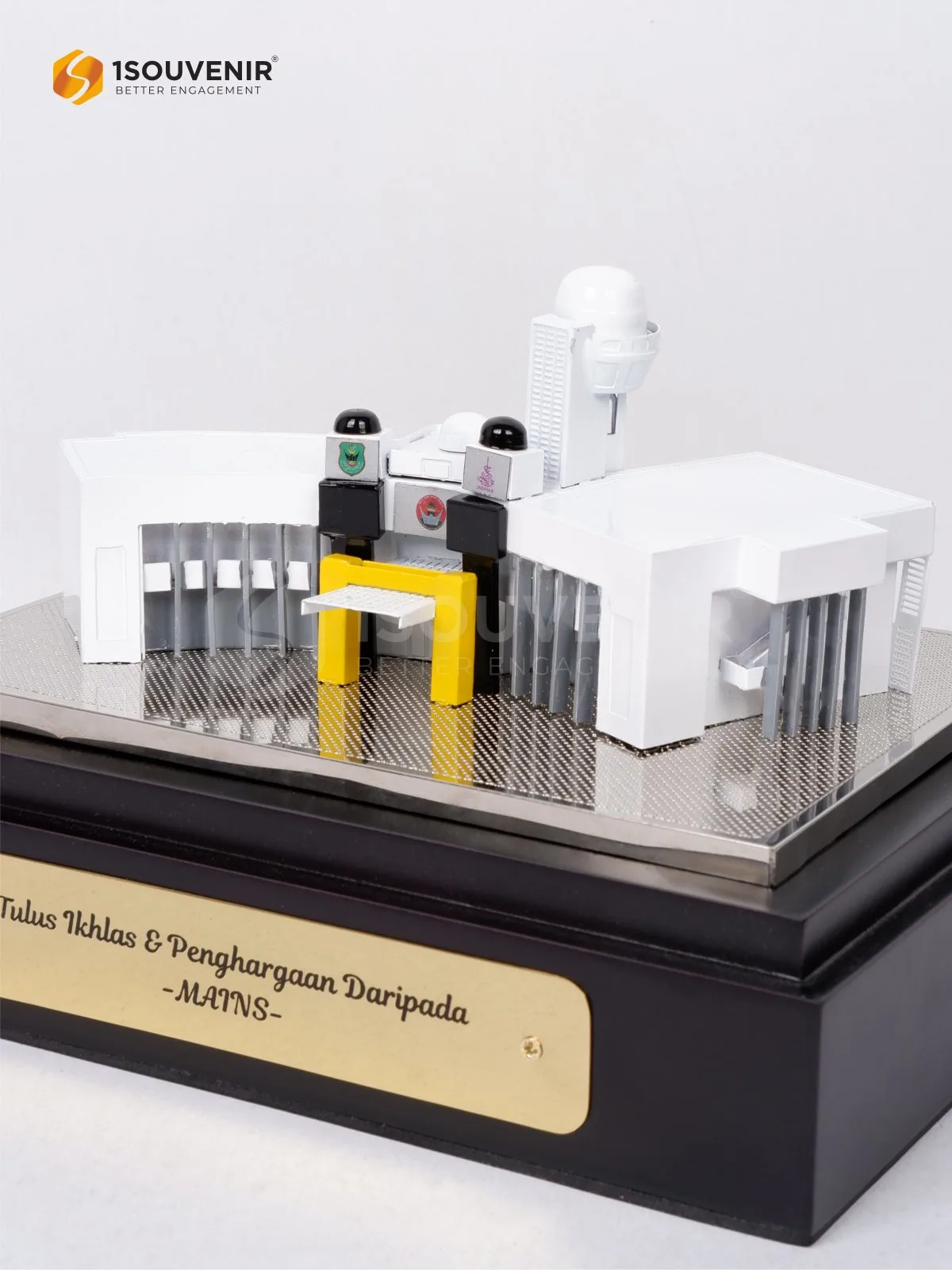 Miniatur Gedung Kompleks Baitul Hilal Kenang-kenangan dari Majlis Agama Islam Negeri Sembilan DETAIL-SM585 Miniatur Gedung Kompleks Baitul Hilal