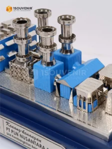 1Souvenir Indonesia DETAIL-SM586 Miniatur Unit Pembangkitan Belawan