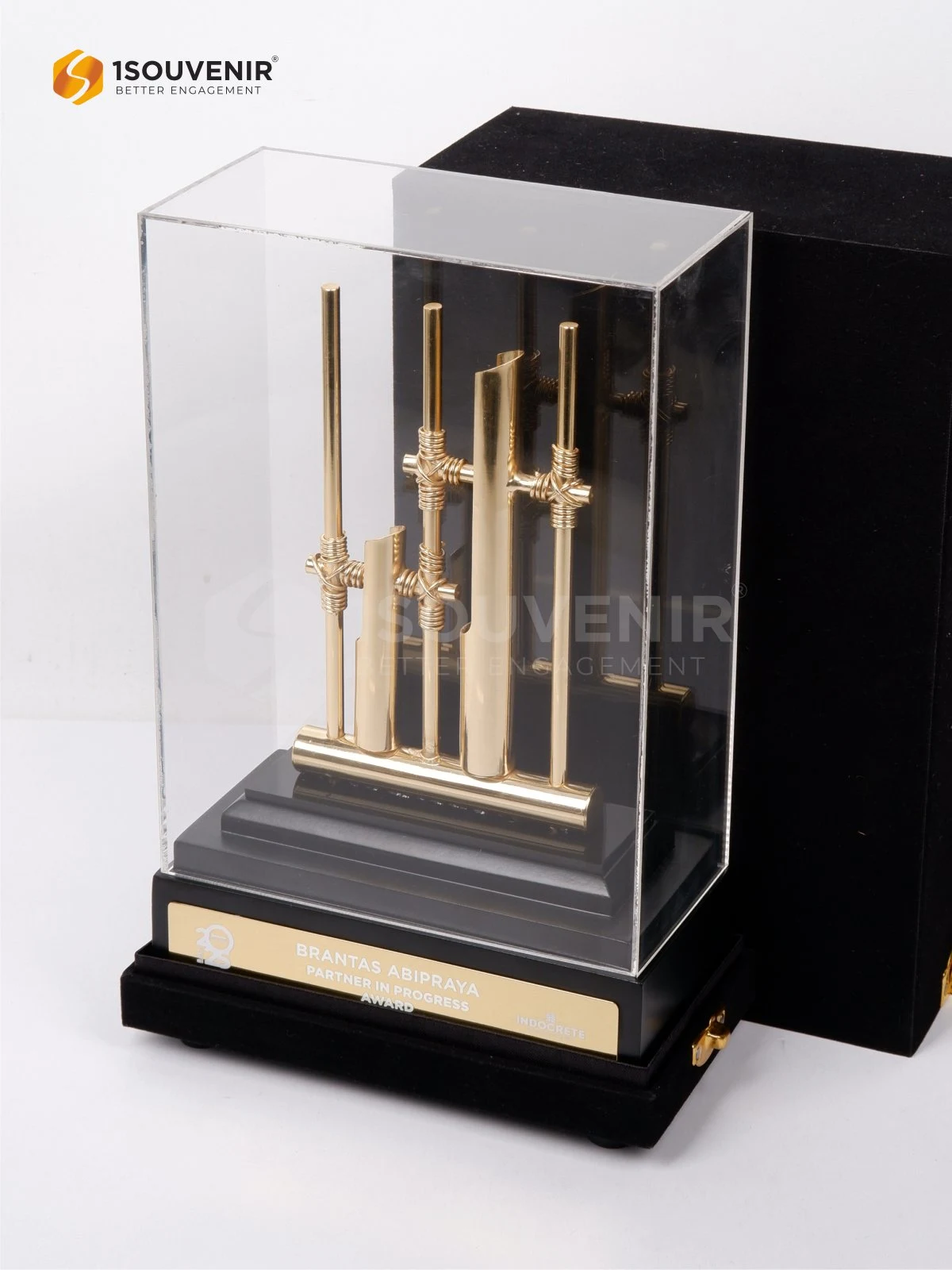 Miniatur Angklung Penghargaan Partner In Progress dari Indocrete untuk Brantas Abipraya DETAIL2-SM588 Miniatur Angklung Brantas Abipraya