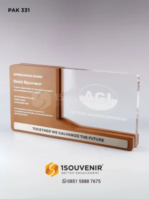 Plakat Kayu Akrilik Penghargaan Gol...