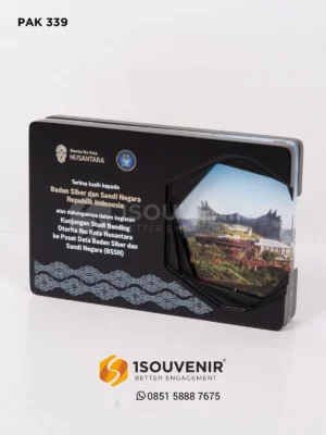 Plakat Kayu Akrilik Ucapan Ter...