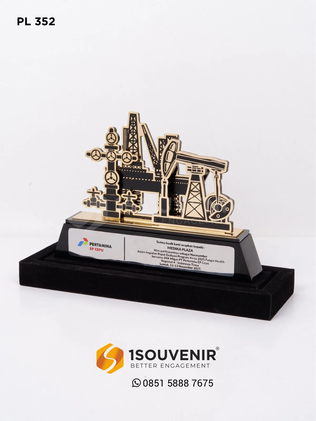 Plakat Logam Rapat Evaluasi Program Kerja 2025 Fungsi Health bersama SKK Migas dan Pertamina EP Cepu Apresiasi untuk Narasumber PL352 Plakat Logam Rapat Evaluasi Proker