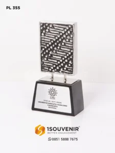 1Souvenir Indonesia PL355 Plakat Logam UNU Yogyakarta