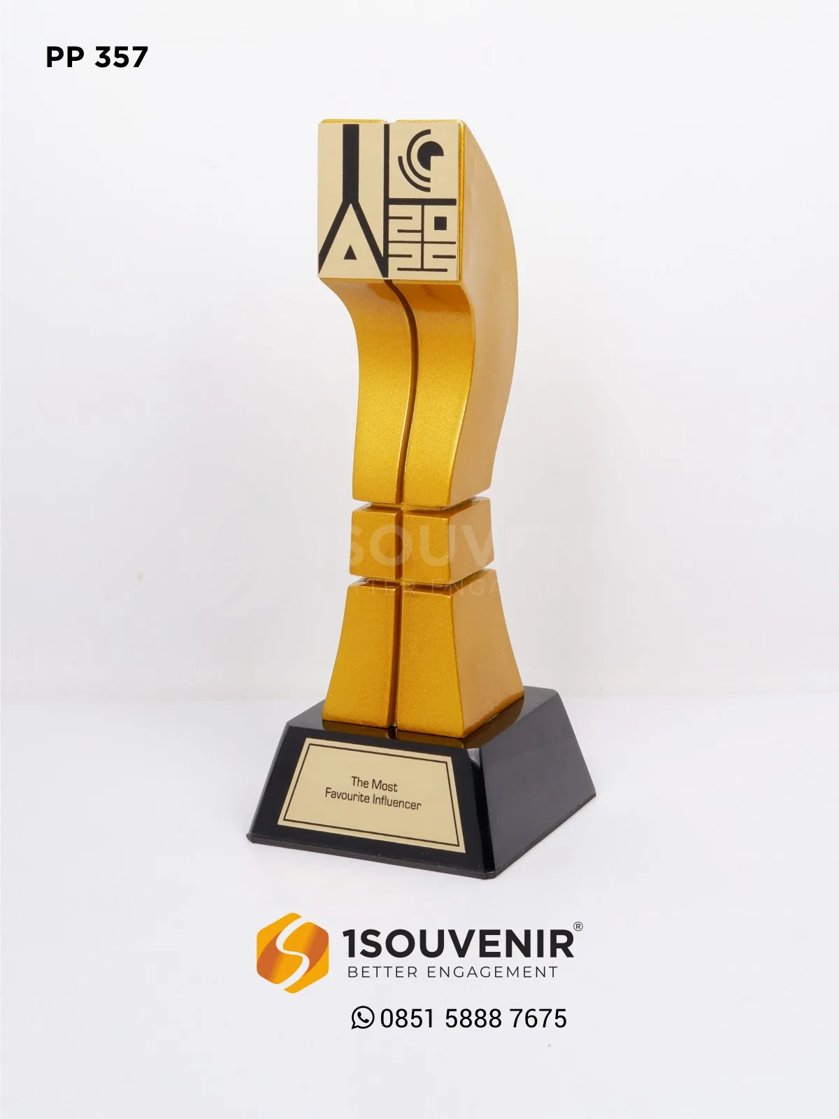 Piala Penghargaan The Most Favourite Influencer PP357 Piala Penghargaan The Most Favorite