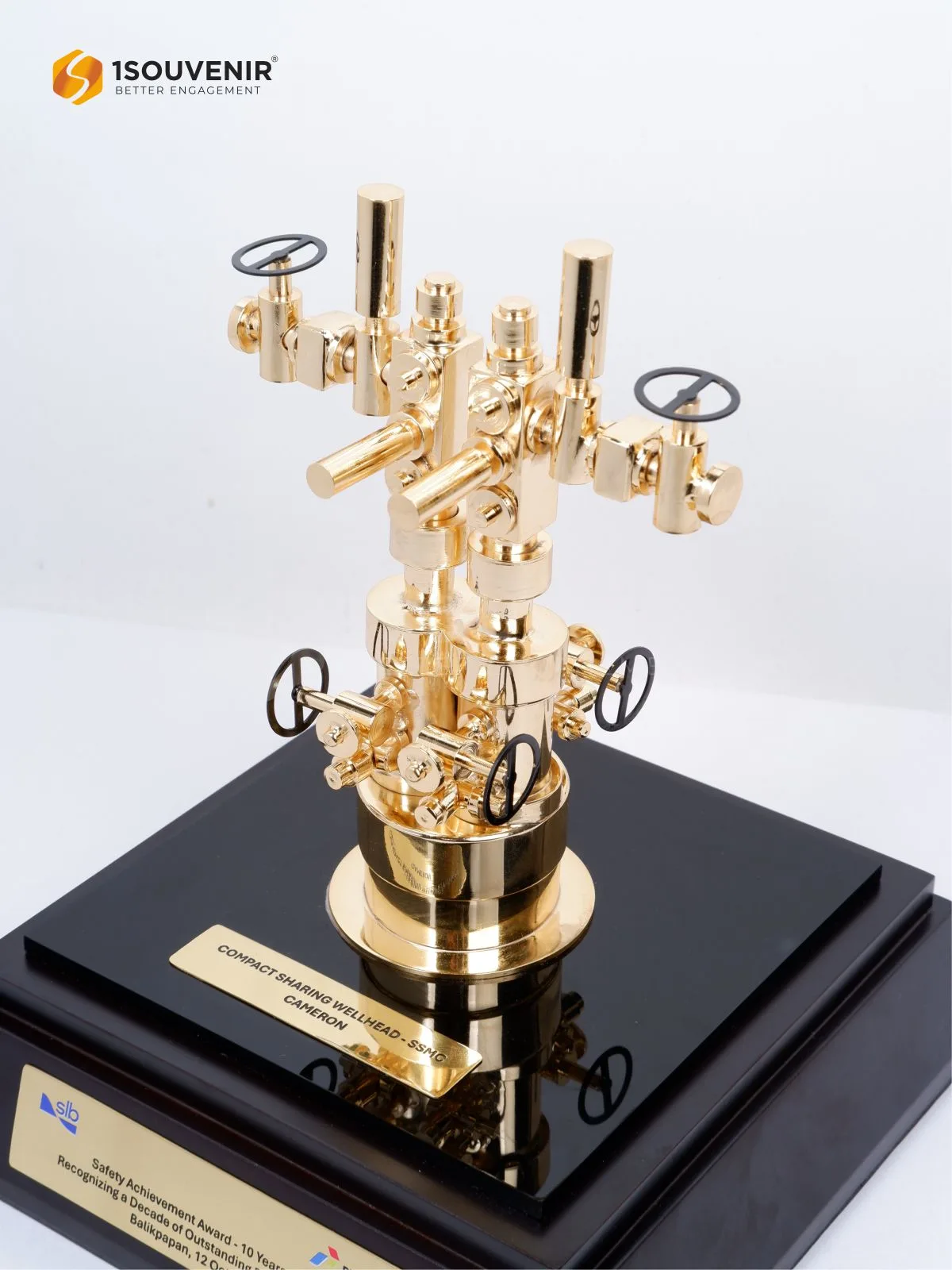 Miniatur Wellhead sebagai Penghargaan Safety Achievement Award dari Pertamina Hulu Mahakam DETAIL-SM593 Miniatur Safety Achievement Award
