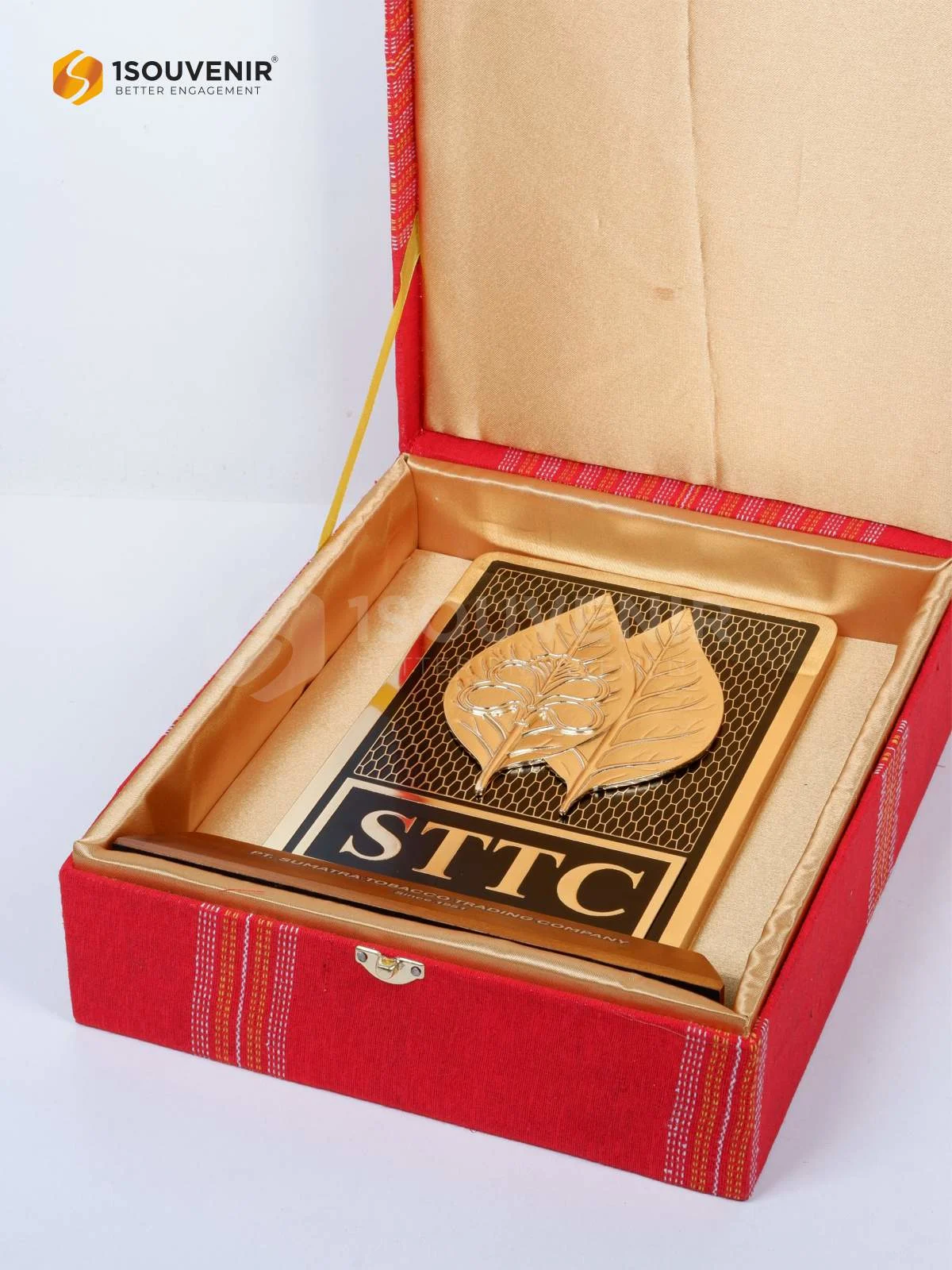 Plakat Logam Kenang-kenangan PT Sumatra Tobacco Trading Company DETAIL2-PL363 Plakat Logam PT Sumatra Tobacco