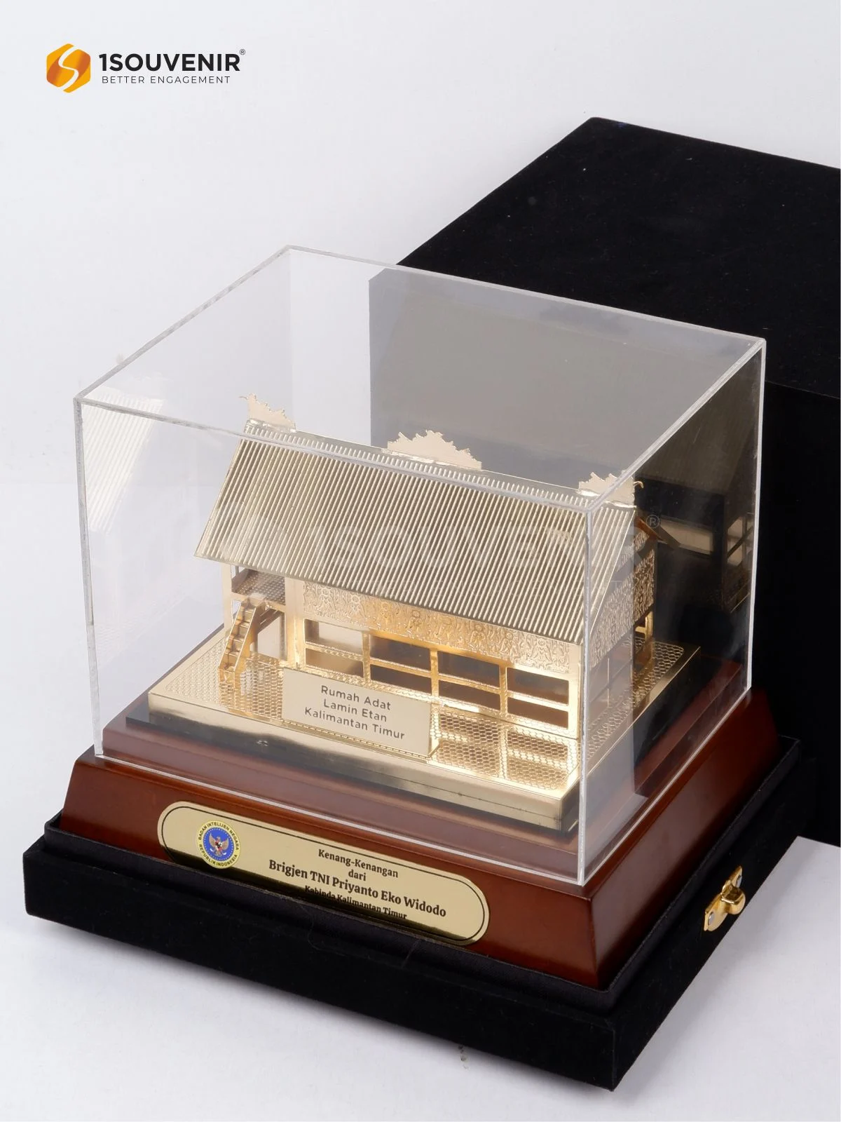 Miniatur Rumah Adat Lamin Etan Kenang-kenangan dari Kabinda Kalimantan Timur DETAIL2-SM596 Miniatur Rumah Lamin Etan