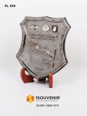 Plakat Logam Kenang-kenangan Komand…