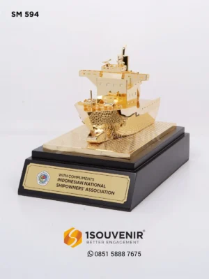 Miniatur Kapal Kenang-kenangan...