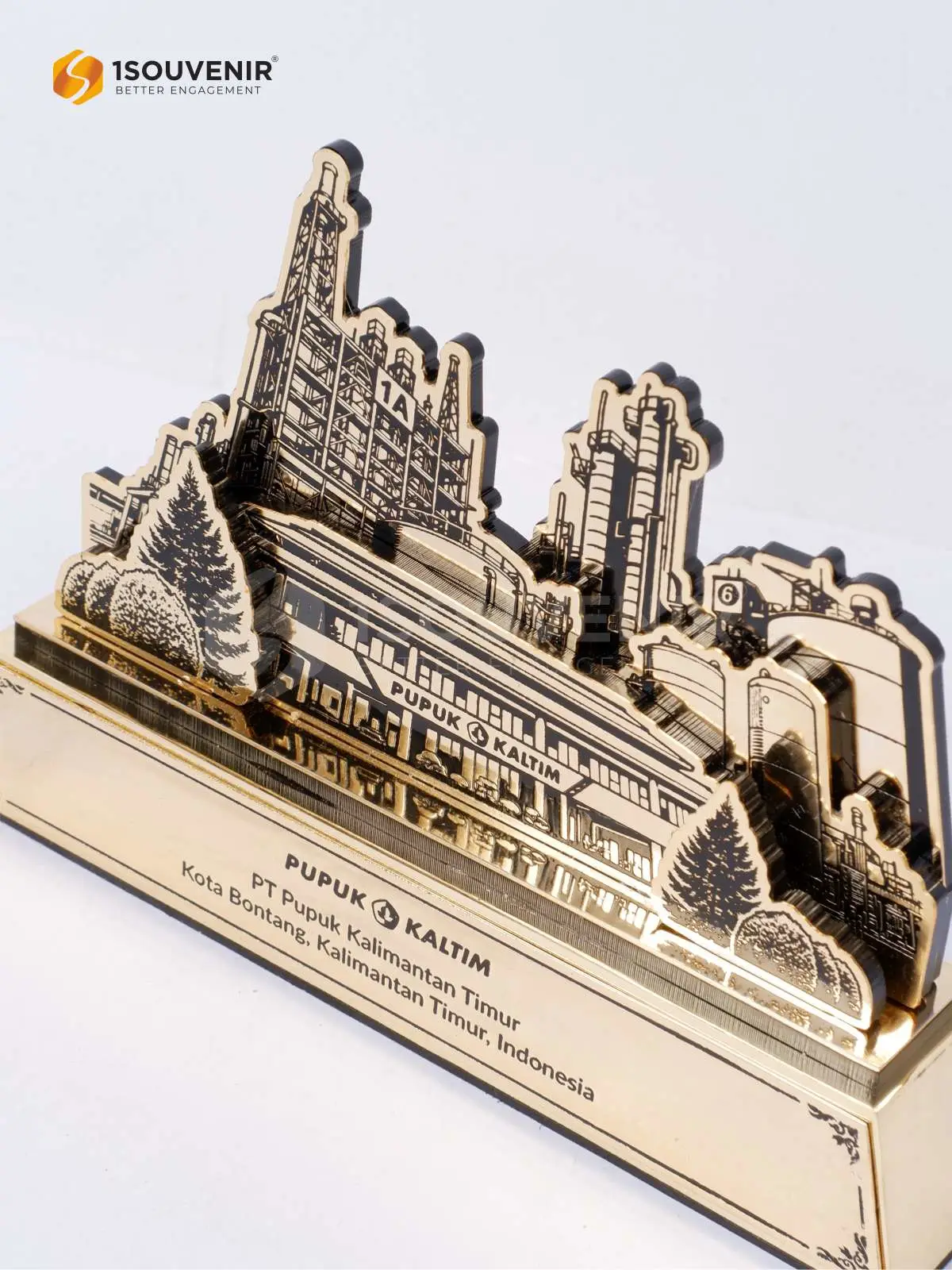 Plakat Logam Pabrik Kenang-kenangan dari PT Pupuk Kaltim DETAIL-PL375 Plakat Logam Pabrik Pupuk Kaltim