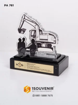 Plakat Akrilik Penghargaan dari PT…