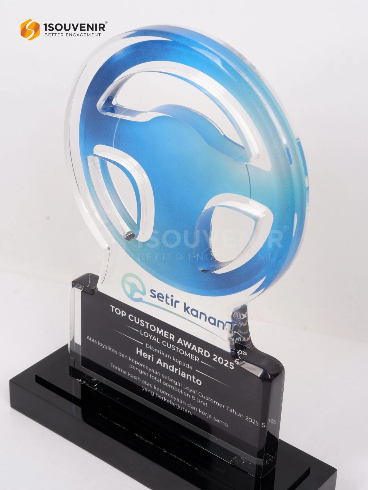 Plakat Akrilik Penghargaan Top Customer Award 2025 untuk Loyal Customer dari Setir Kanan DETAIL-PA775 Plakat Akrilik Top Customer Award 2025