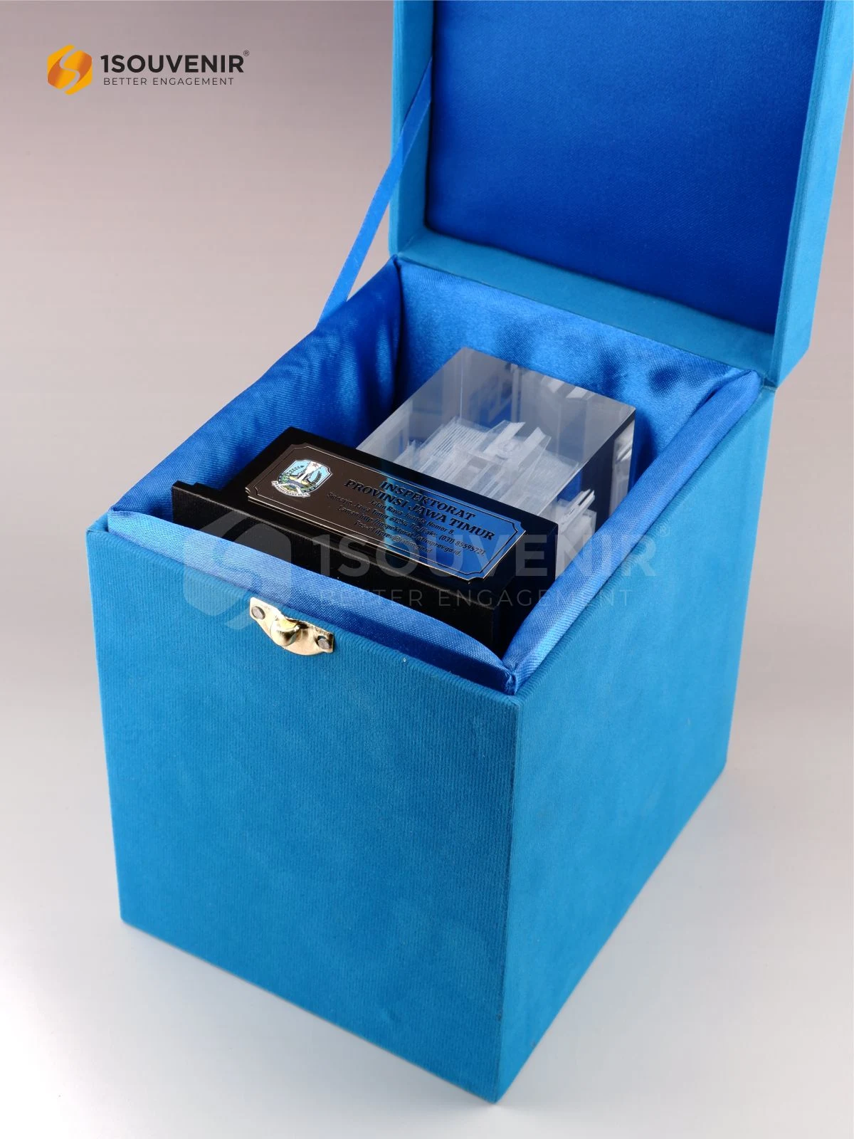 Plakat Kristal Kenang-kenangan dari Inspektorat Provinsi Jawa Timur DETAIL2-PKR356 Plakat Kristal Inspektorat Provinsi Jatim