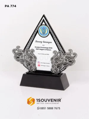 Plakat Akrilik Kenang-kenangan Stud...