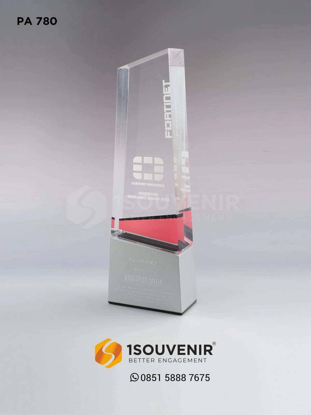 PA780 Plakat Akrilik Leadership Excellenge Award