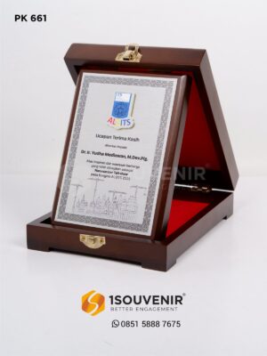 Plakat Kayu Kongres ALSITS 2025 Uca...