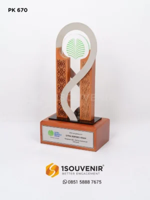 Plakat Kayu Cendera Mata dari PT Ci...