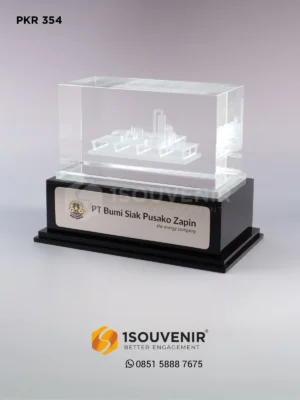 Plakat Kristal Cendera Mata dari PT…