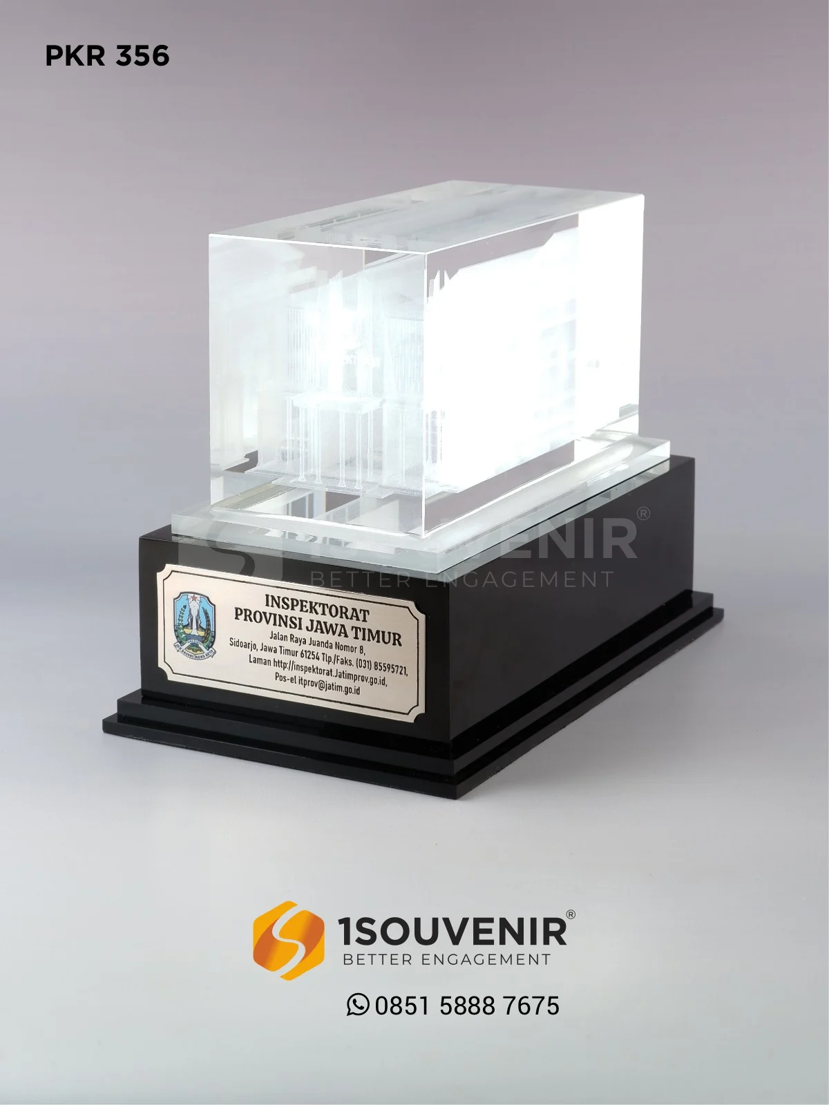 Plakat Kristal Kenang-kenangan dari Inspektorat Provinsi Jawa Timur PKR356 Plakat Kristal Inspektorat Provinsi Jatim