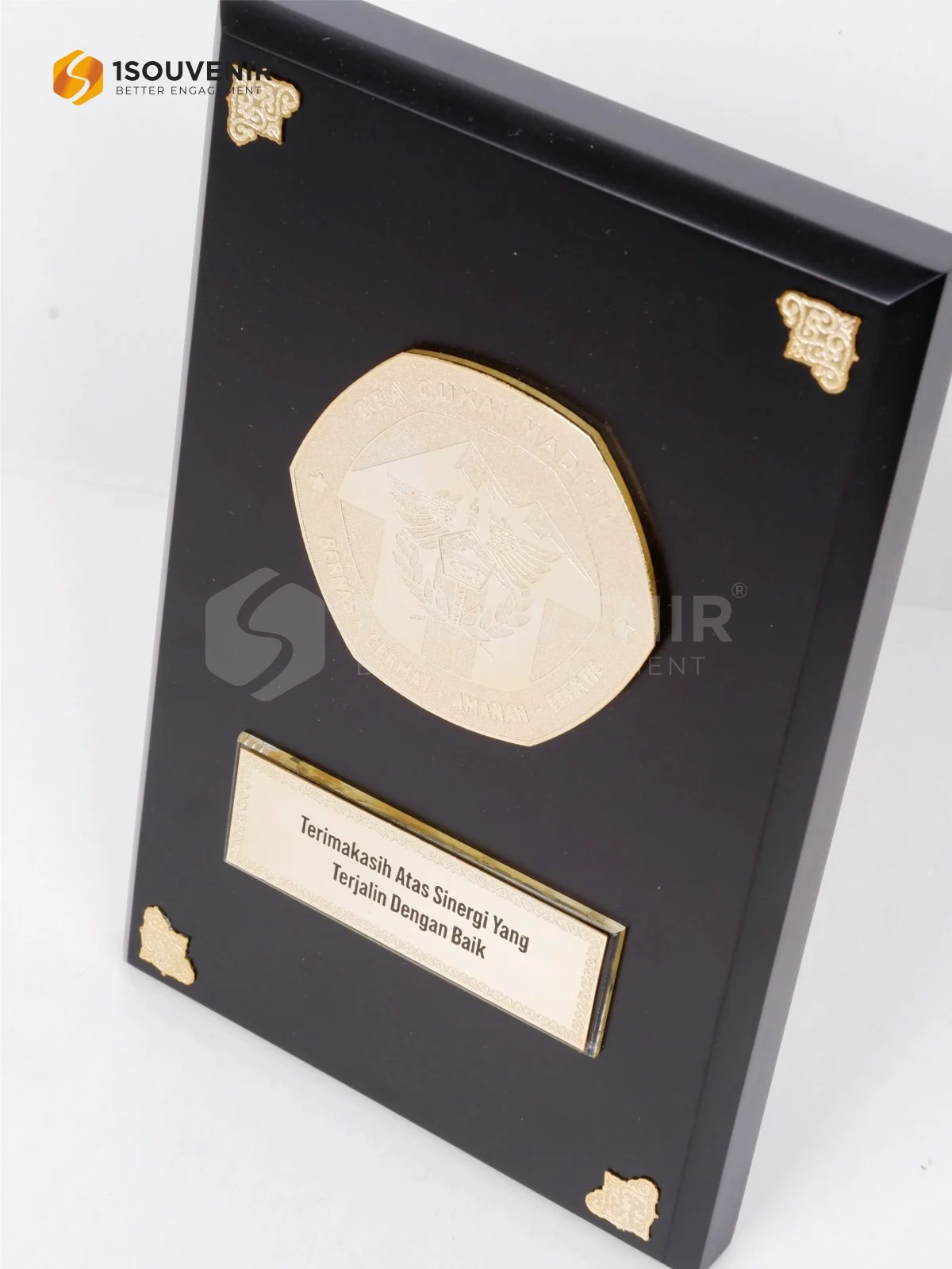 DETAIL-PK684 Plakat Kayu Bea Cukai Madiun