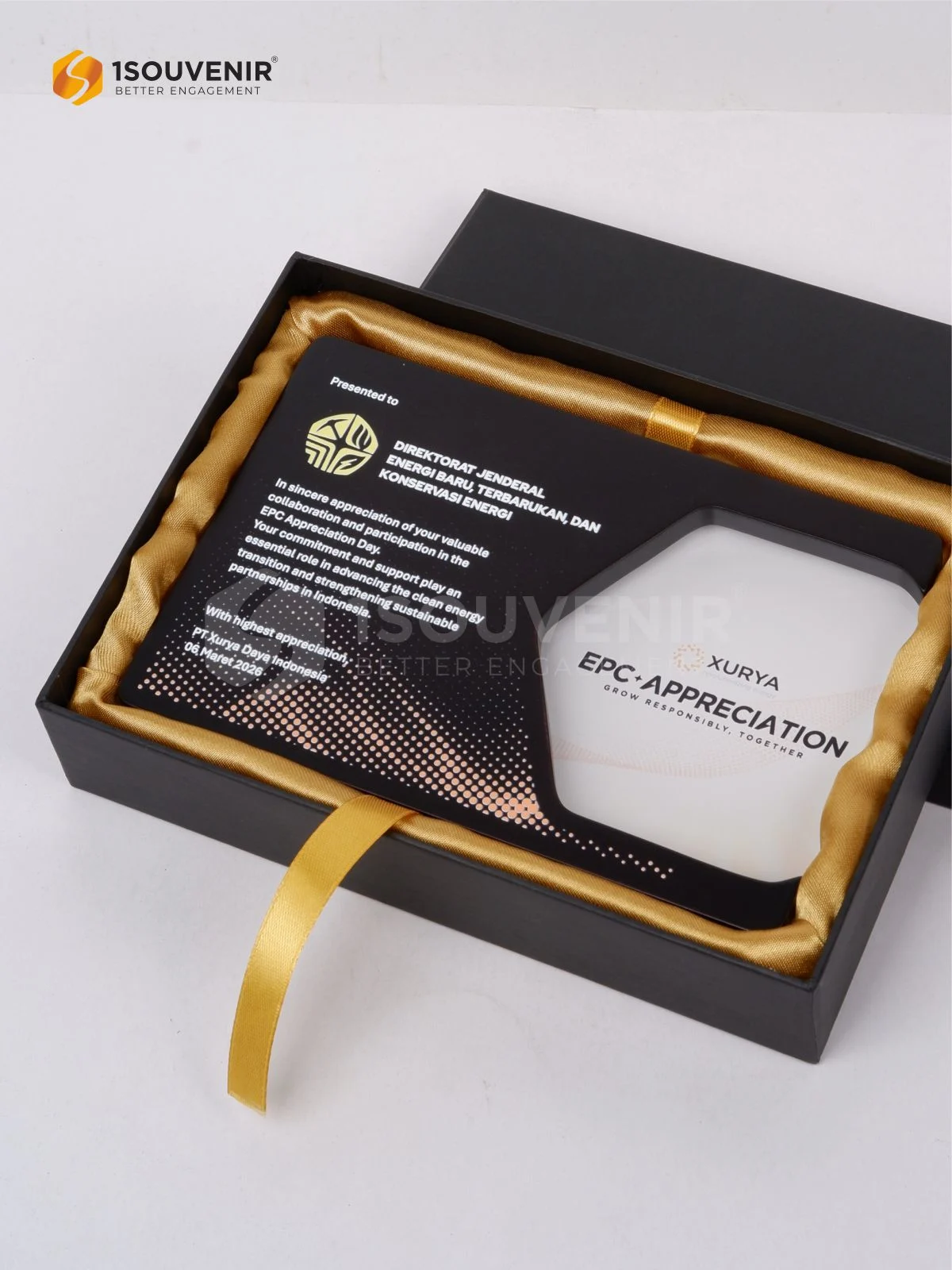 Plakat Kayu Akrilik EPC Appreciation Day PT Xurya Daya Indonesia DETAIL2-PKY349 Plakat Kayu Akrilik EPC Apreciation