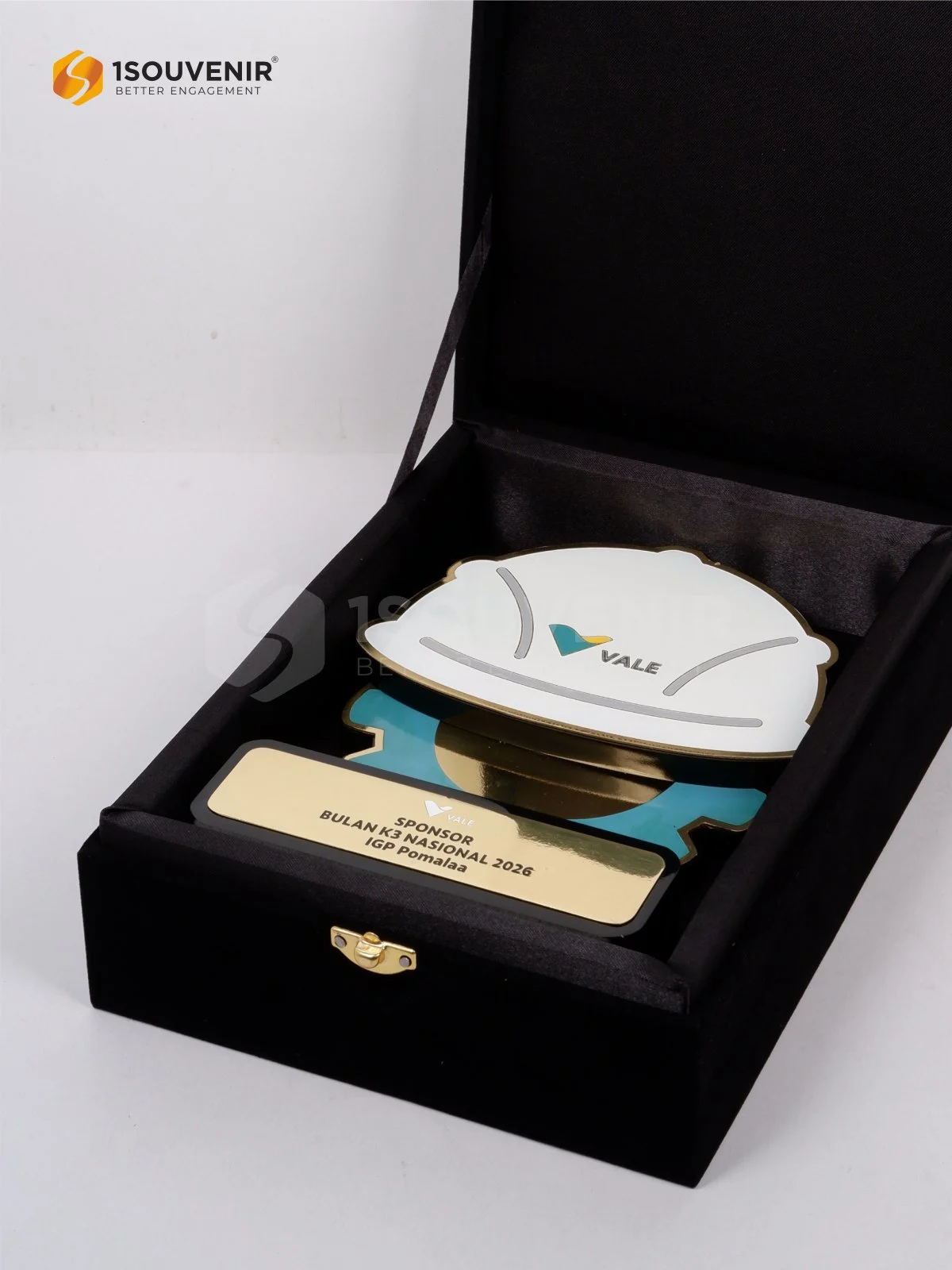 Plakat Logam IGP Pomala Kenang-kenangan Sponsor Bulan K3 Nasional 2026 PT Vale Indonesia DETAIL2-PL385 Plakat Logam IGP Pomalaa