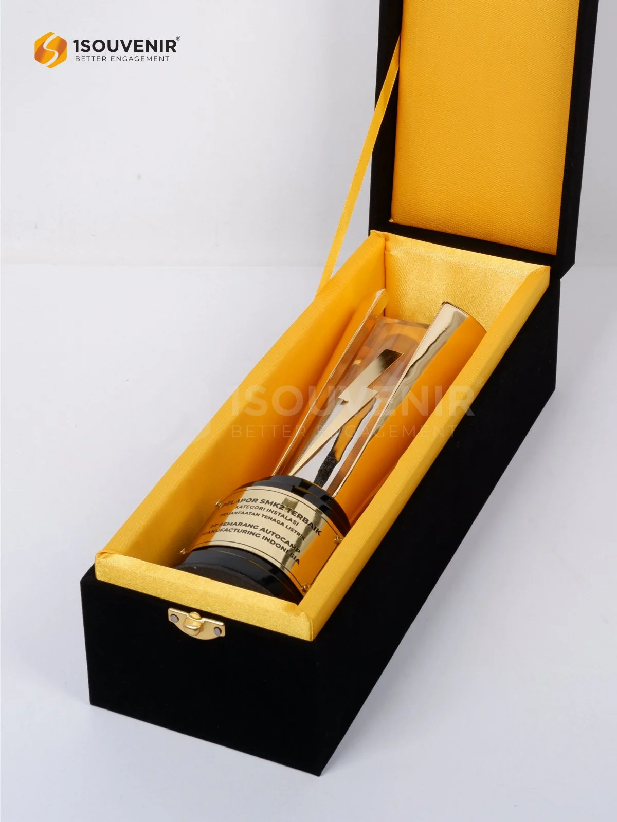 Piala Penghargaan Pelapor SMK2 Terbaik Kategori Instalasi Pemanfaatan Tenaga Listrik DETAIL2-PP363 Piala Penghargaan Pelapor SMK2