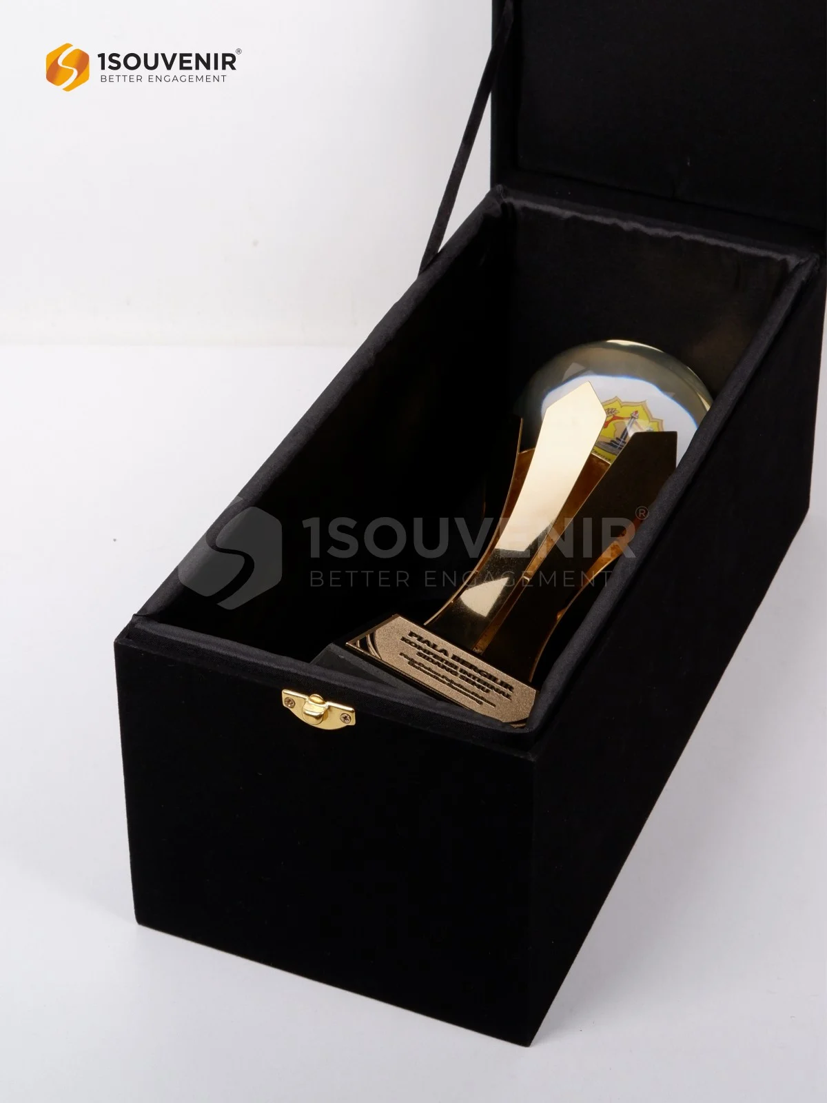 Piala Bergilir Kompetisi Internal Sidang Semu Fakultas Hukum Universitas Semarang DETAIL2-TB280 Piala Bergilir Kompetisi Internal Sidang Semu