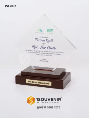 Plakat Akrilik Kenang-kenangan Masa Purna Tugas dari Sinar Indochem