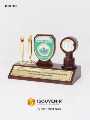 Plakat Jam Pen Holder Dinas Penanam…